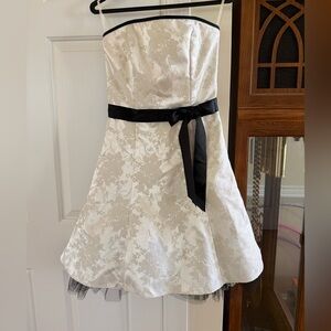 Jessica McClintock for Gunners Sax  Strapless Dress with Black Accents Sz 3/4